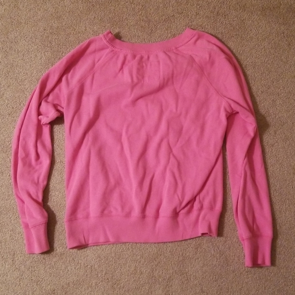 Comfy pink sweater with bold print - Picture 2 of 2